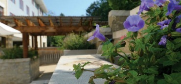 Exterior gardens of a Covenant Living location