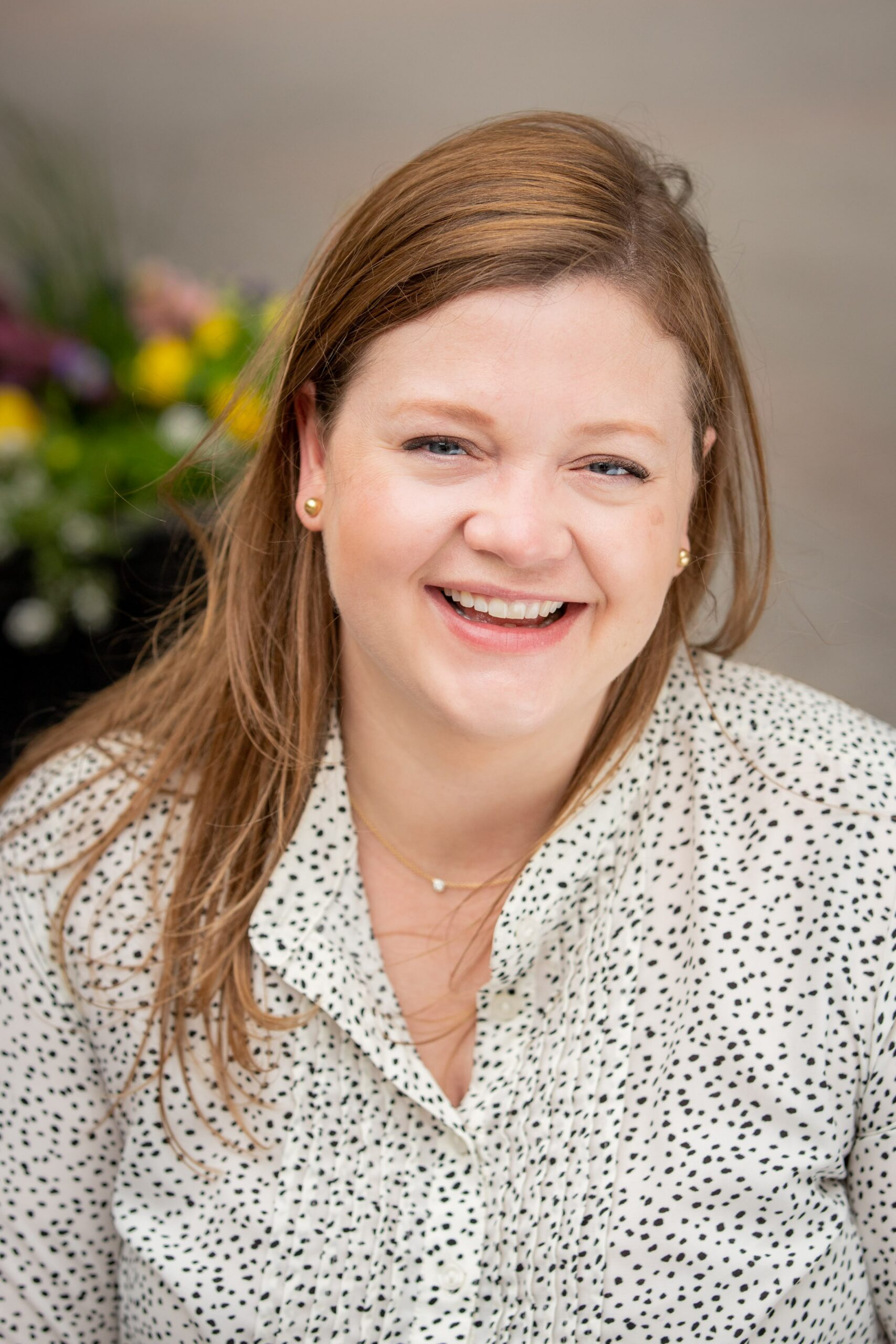 sara babins headshot corporate